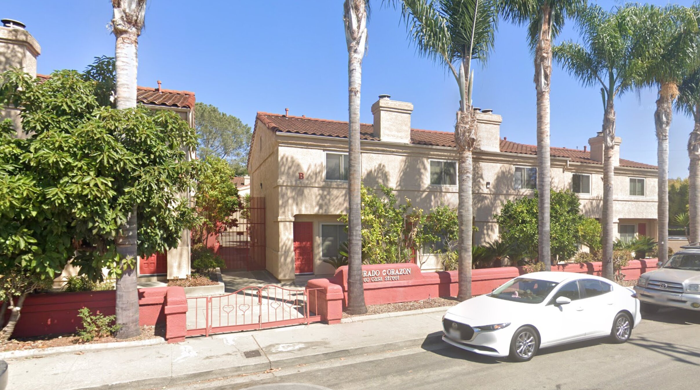 Casa St Apartments